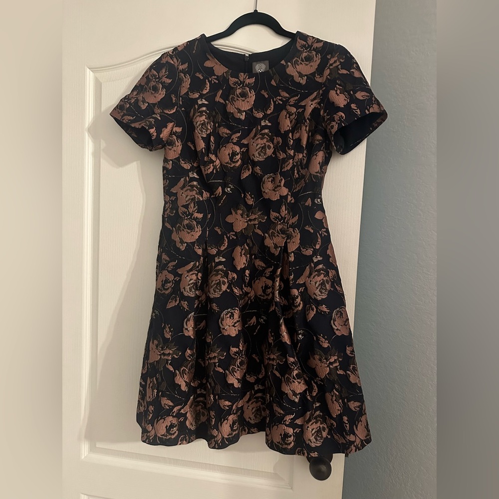 Very cute Vince Camuto dress! Like new, worn once!